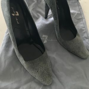 7 For All Mankind  8.5 Pumps